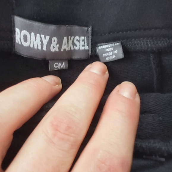 Romy & Aksel Pants 9m - Picture 3 of 3